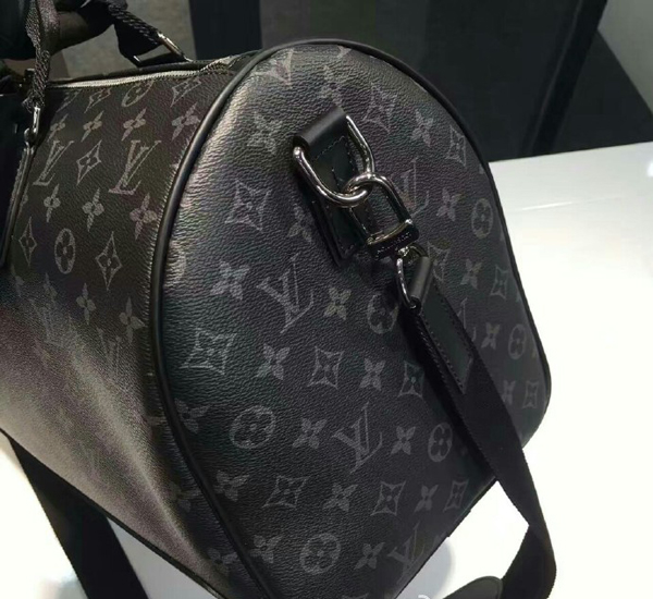 ルイヴィトン モノグラム スーパーコピーエクリプス キャンバス キーポルヴォワヤージュ M43038